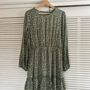 FEHRNVI floral dress women’s medium